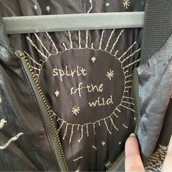 NWT Johnny Was Fauna Animal Embroidered Satin Bomber Jacket - Picture 5 of 7